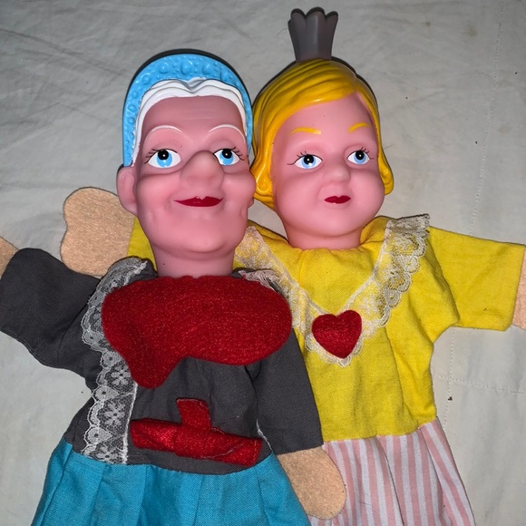 1970's vintage hand puppet theatre dolls. Two vintage hand puppets. - Picture 1 of 3